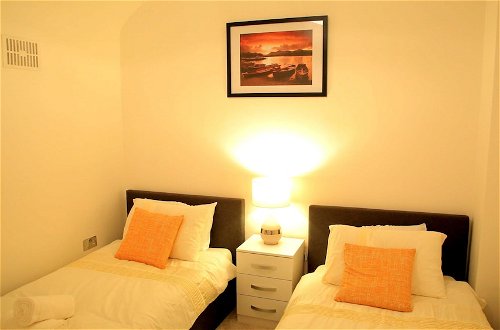 Photo 5 - A Modern, Comfy Newly Remodeled 2bd House