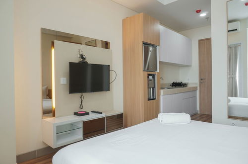 Photo 3 - Comfortable Studio Apartment at B Residence