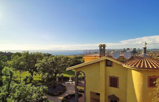 Villa on top of a Hill With an Enchanting View of Lake Bolsena - Photo 32