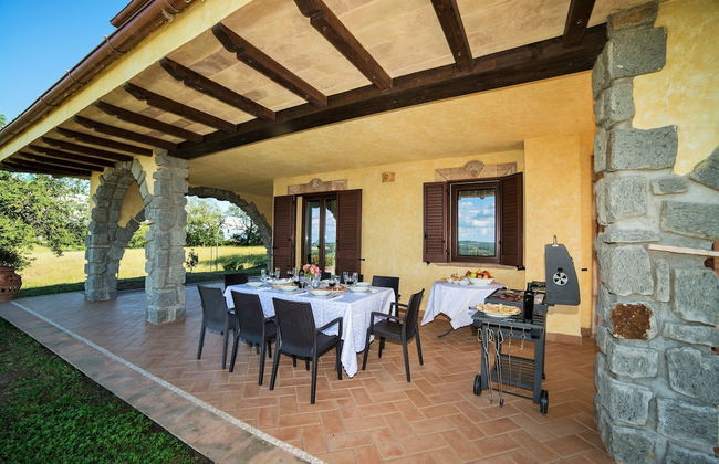 Villa on top of a Hill With an Enchanting View of Lake Bolsena - Photo 24