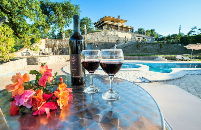 Villa on top of a Hill With an Enchanting View of Lake Bolsena - Photo 13
