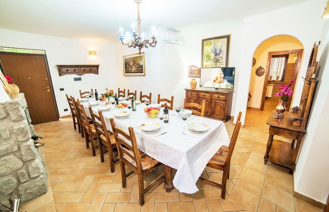 Villa on top of a Hill With an Enchanting View of Lake Bolsena - Photo 22