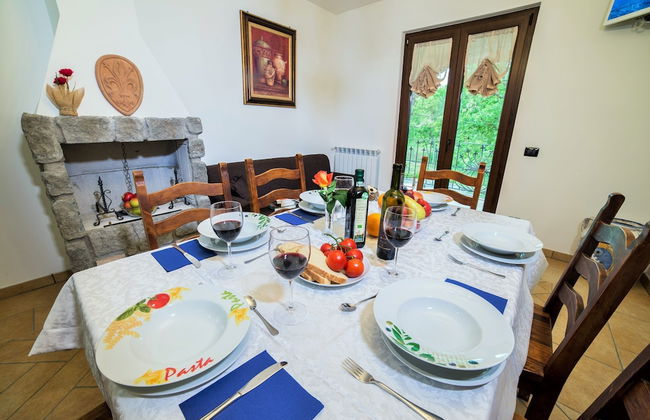 Villa on top of a Hill With an Enchanting View of Lake Bolsena - Photo 19