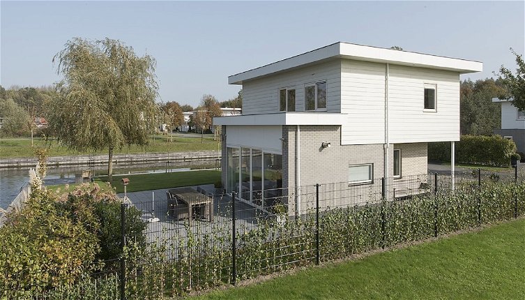 Photo 1 - Peaceful Holiday Home in Zeewolde With Sauna