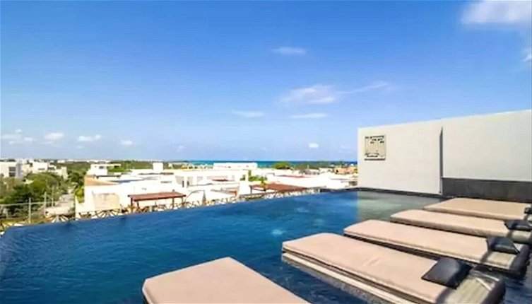 Foto 1 - It Residence, Top Location, Luxury 2 Br, Two Roof Pools & Beach Club Included