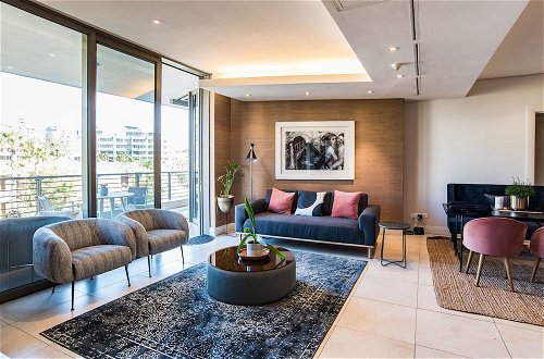 Foto 30 - Elegant Waterfront Apartment with No Loadshedding