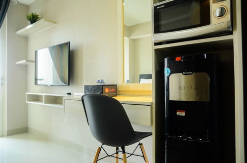 Photo 5 - Sophisticated Studio at The Oasis Apartment