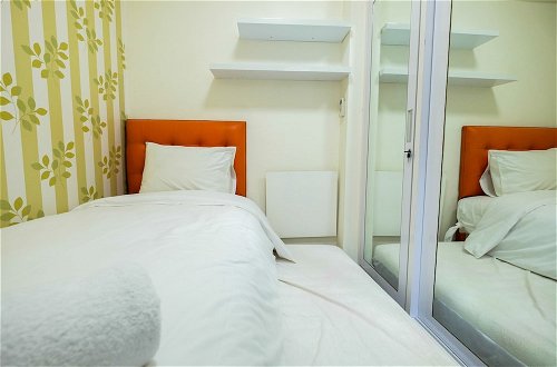Photo 8 - Comfort 2BR with Pool View Green Pramuka City Apartment