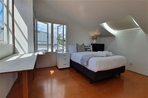 Foto 7 - Bright and Modern Oasis in Kingsland