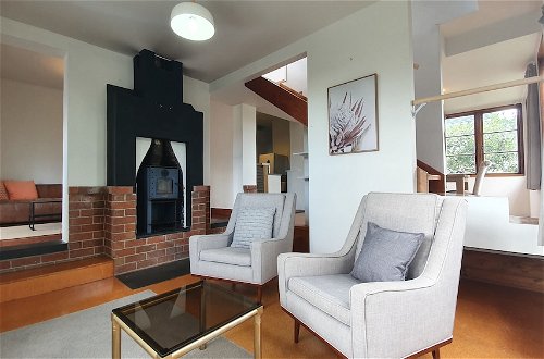 Photo 1 - Bright and Modern Oasis in Kingsland