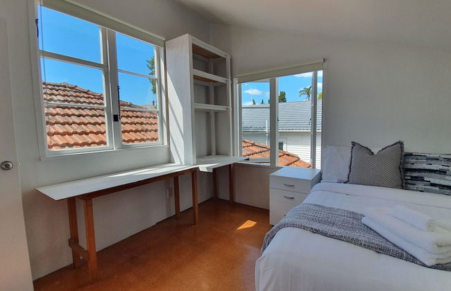 Bright and Modern Oasis in Kingsland - Photo 11