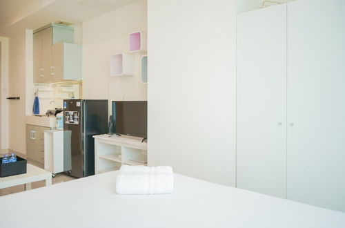 Photo 4 - Cozy and Relax Studio Room @ Tree Park BSD Apartment