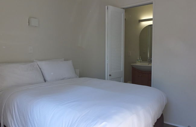 Le Chalet Waiheke Apartments - Photo 2