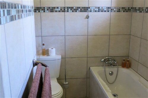 Photo 10 - Family Apartment Bloemfontein Cherry Lane Self Catering and BB max 6 Guests