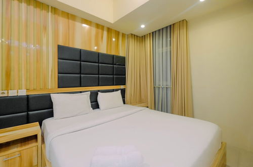 Photo 6 - Strategic 2BR Apartment with Workspace @ Season City