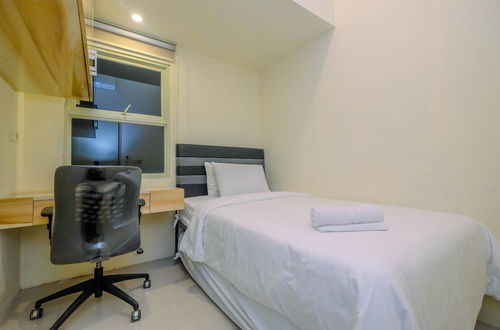 Photo 3 - Strategic 2BR Apartment with Workspace @ Season City