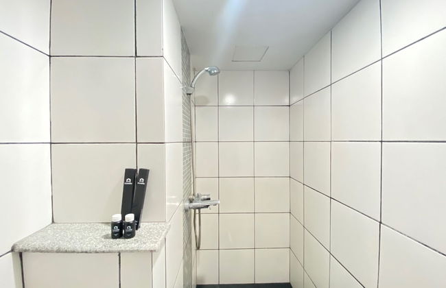 Quite 2Br Apartment Ac In Living Room At The Jarrdin Cihampelas - Foto 17