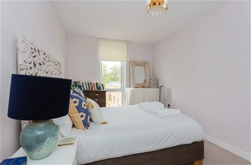 Foto 7 - Eclectic 2 Bedroom Apartment in Shoreditch With a Balcony