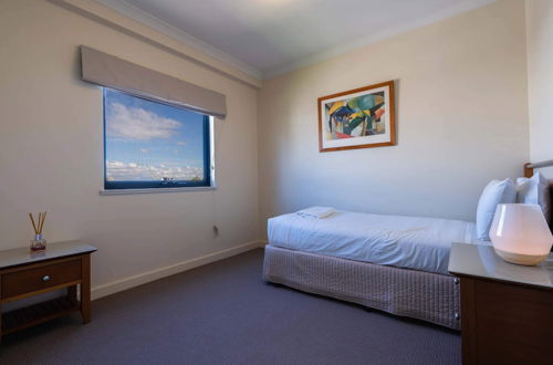 Photo 1 - Conveniently Located 2 Bedroom Apartment In The CBD