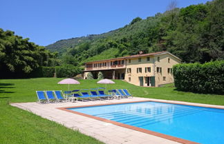 Foto 1 - Villa Anna Montebello With Pool Camaiore