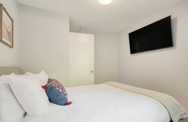 Sunset Cove by Avantstay Beachfront w/ Balcony! - Photo 26