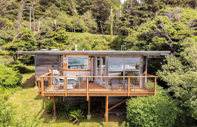 Sunset Cove by Avantstay Beachfront w/ Balcony! - Photo 2