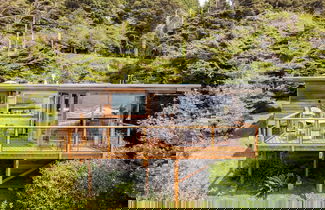 Photo 2 - Sunset Cove by Avantstay Beachfront w/ Balcony!