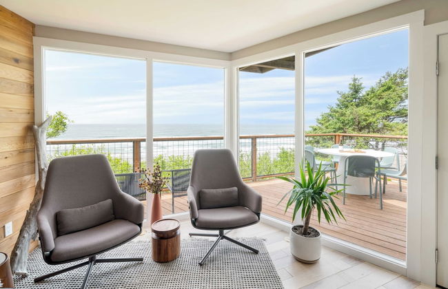 Sunset Cove by Avantstay Beachfront w/ Balcony! - Photo 7