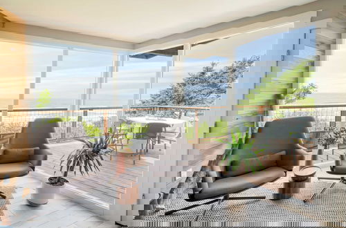 Photo 27 - Sunset Cove by Avantstay Beachfront w/ Balcony!