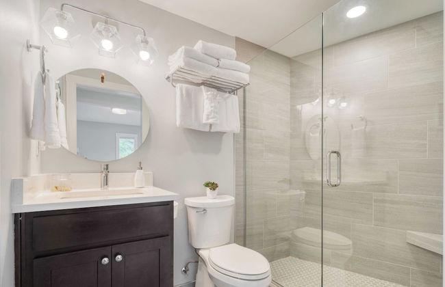 Sunset Cove by Avantstay Beachfront w/ Balcony! - Photo 23