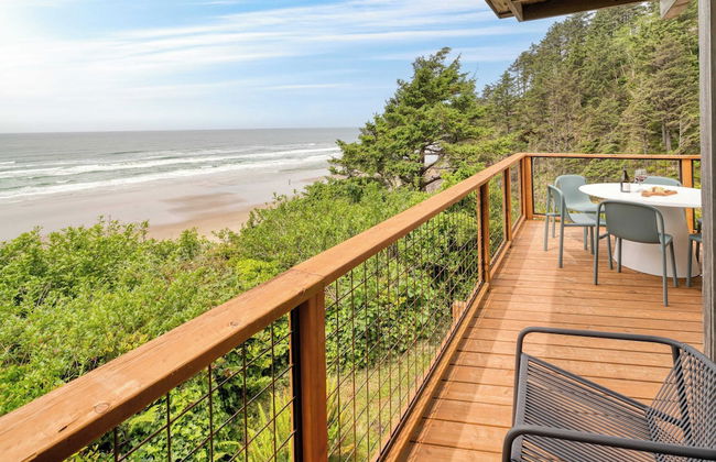 Sunset Cove by Avantstay Beachfront w/ Balcony! - Photo 32