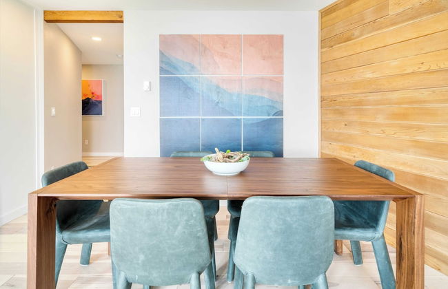 Sunset Cove by Avantstay Beachfront w/ Balcony! - Photo 11