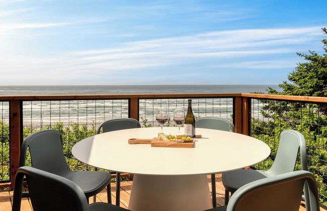 Sunset Cove by Avantstay Beachfront w/ Balcony! - Photo 31