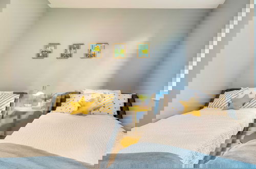 Photo 12 - Sunset Cove by Avantstay Beachfront w/ Balcony!