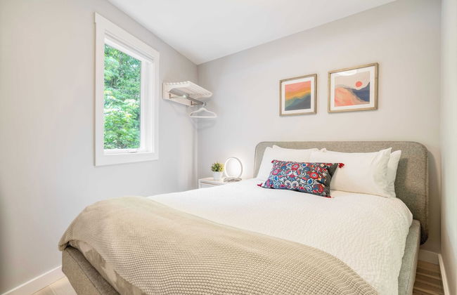 Sunset Cove by Avantstay Beachfront w/ Balcony! - Photo 25