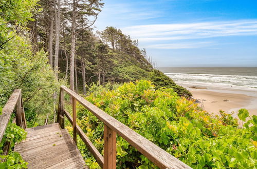 Photo 5 - Sunset Cove by Avantstay Beachfront w/ Balcony