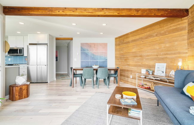 Sunset Cove by Avantstay Beachfront w/ Balcony! - Photo 10