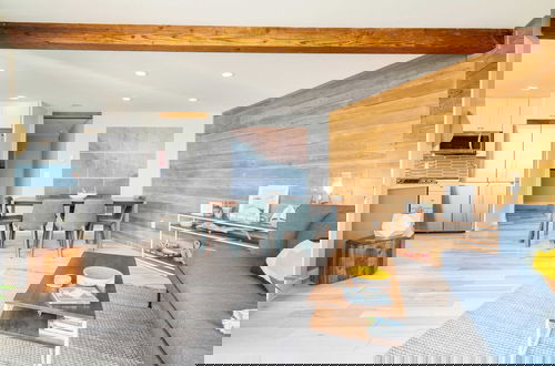 Photo 23 - Sunset Cove by Avantstay Beachfront w/ Balcony!