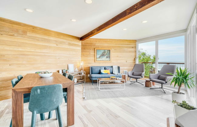 Sunset Cove by Avantstay Beachfront w/ Balcony! - Photo 4
