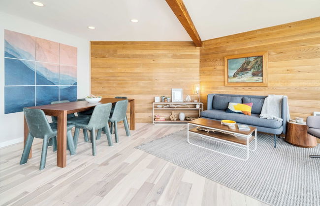 Sunset Cove by Avantstay Beachfront w/ Balcony! - Photo 9