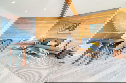 Photo 20 - Sunset Cove by Avantstay Beachfront w/ Balcony!