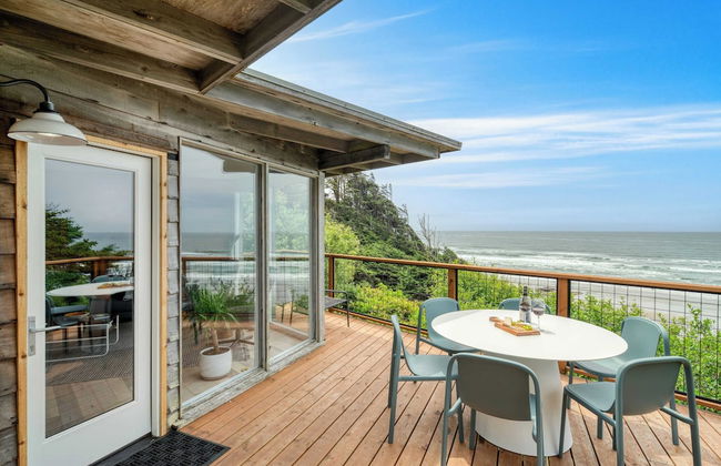 Sunset Cove by Avantstay Beachfront w/ Balcony! - Photo 30