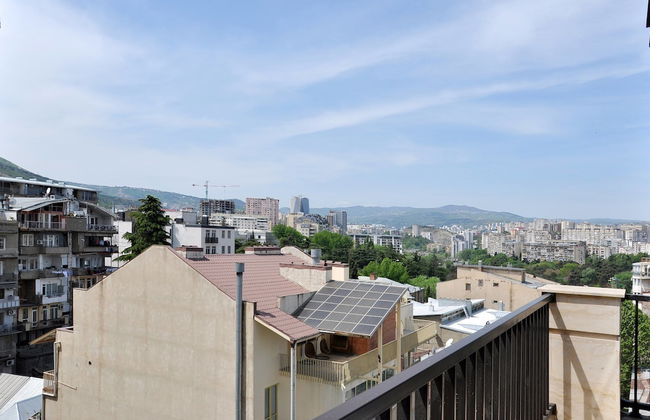 BFG Suites Apartments - Photo 72