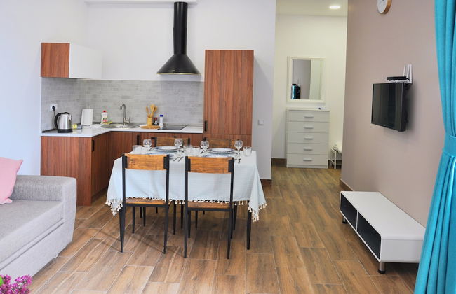 BFG Suites Apartments - Photo 49