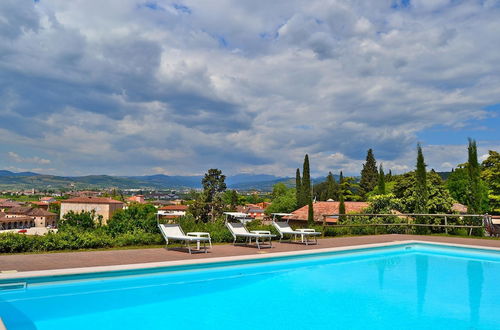 Photo 9 - Villa Faccioli Deodara With Shared Pool