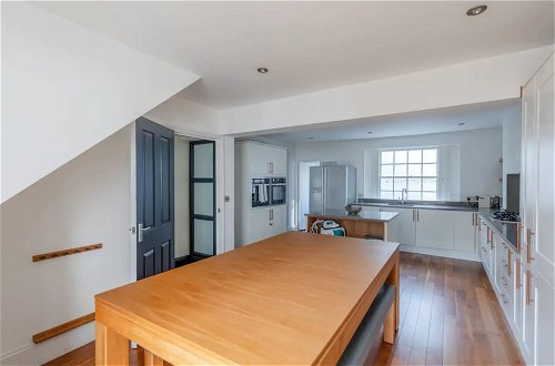 Foto 16 - Stylish 2 Bedroom Home in Islington With Garden