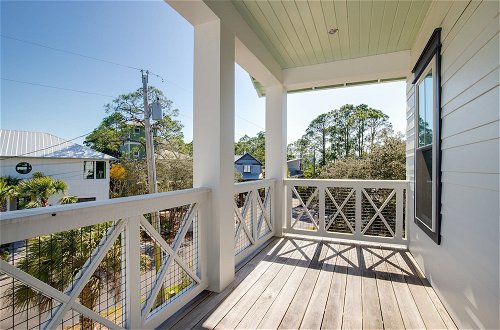 Photo 22 - Seagrove Manor by Avantstay Free Paddle Boards Lake Front Yard & Pet Friendly