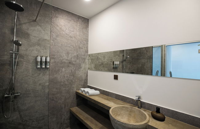 Cozy Boutique Hotel City Center - Photo 19