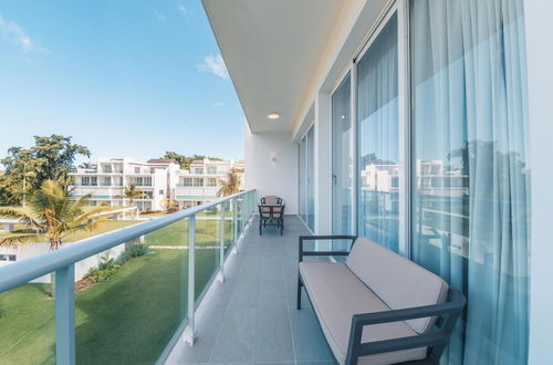 Photo 32 - Bright Penthouse w Jacuzzi Incl at Lake View