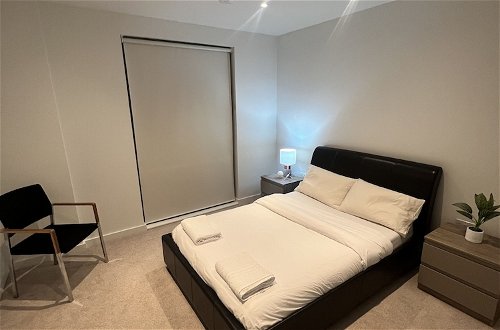 Photo 4 - Impeccable 1bed Apartment in the Heart Ofgreenford